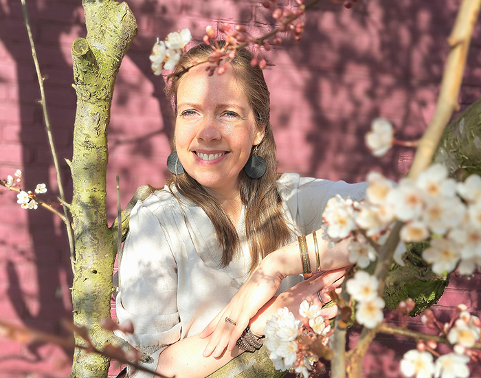 linda-commandeur-lifes-essence-community
