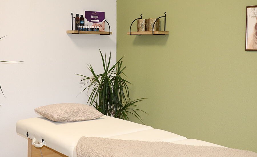 energetische-behandeling-massagetafel